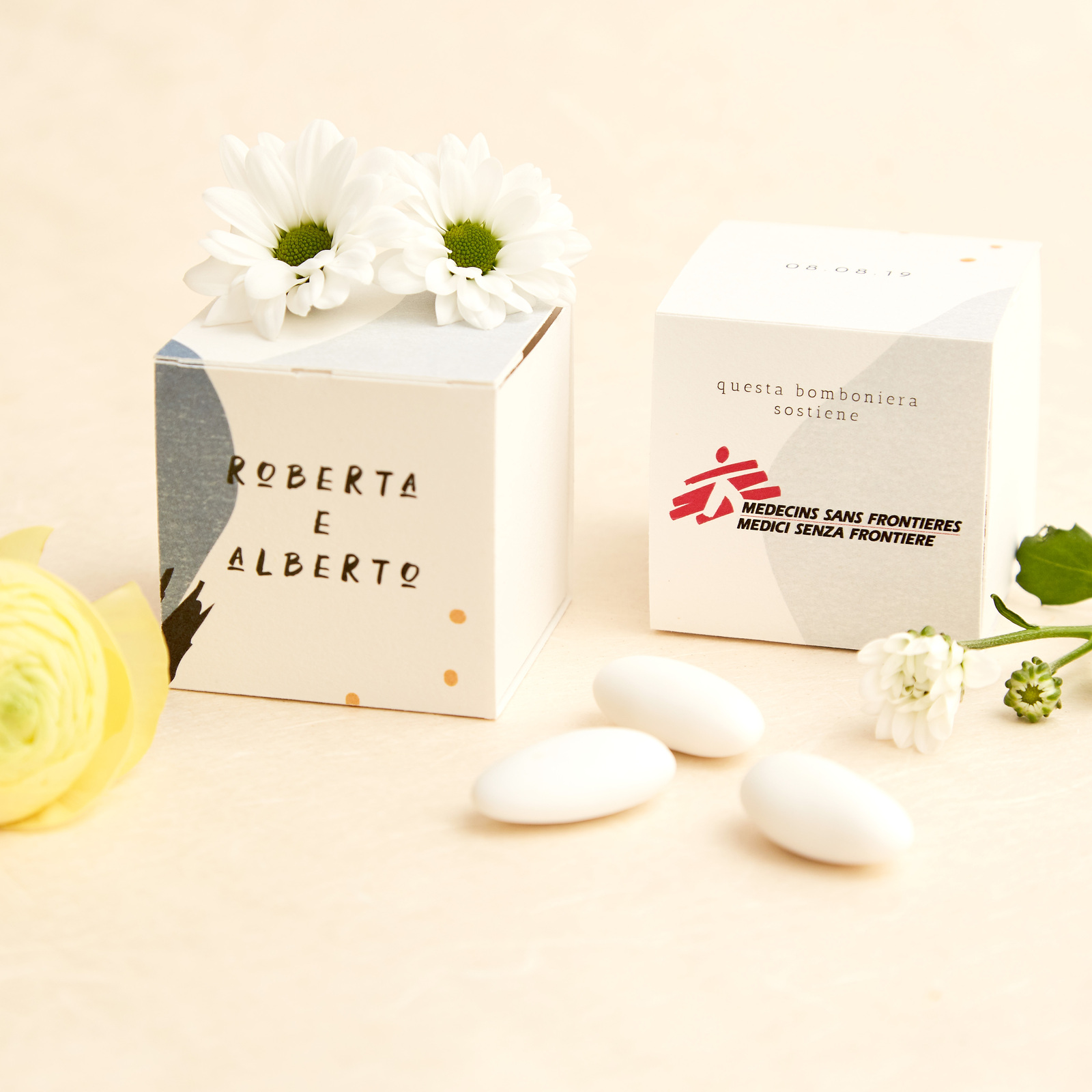 Regali Di Natale Solidali Medici Senza Frontiere.Bomboniera Colorata Azzurra Regali Solidali Medici Senza Frontiere